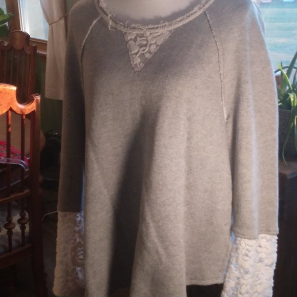 Knox Rose Tops - Knox Rose Distressed Gray Long Sleeve with Lace Accents Size 1